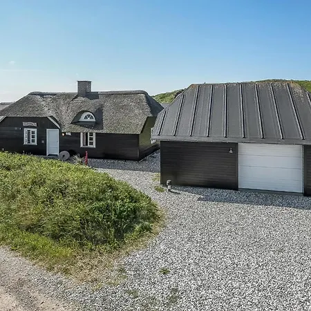 度假居 Gorgeous Home In Hvide Sande With Sauna *