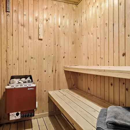 Prázdninový dům Gorgeous Home In Hvide Sande With Sauna
